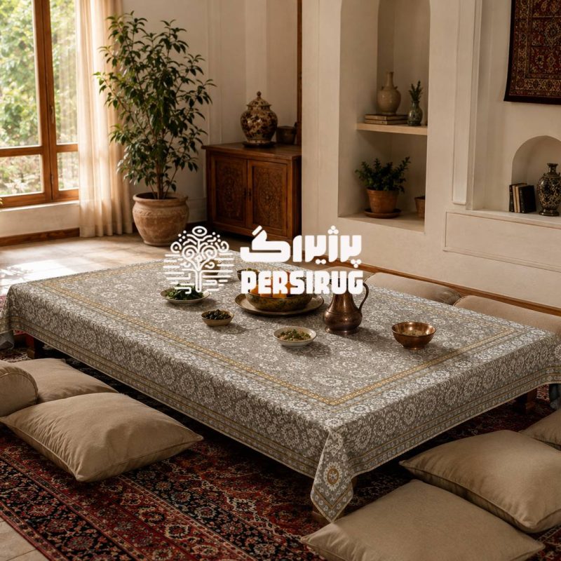 رومیزی ، سفره و روفرشی نقره‌نگار؛ طرحی شیک با زمینه طوسی و طرح سنتی، مناسب دکوراسیون‌های مدرن و کلاسیک.